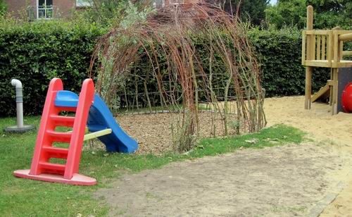 Rutsche und Spielgeräte