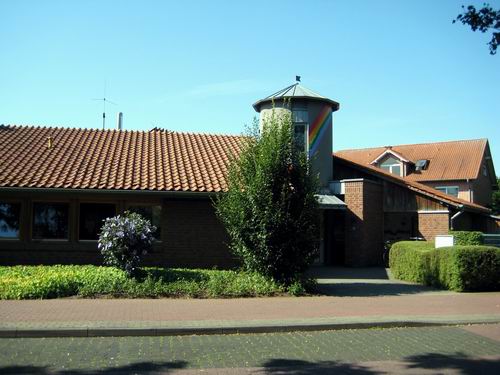 Außenansicht des Kindergarten Regenbogen von der Straße